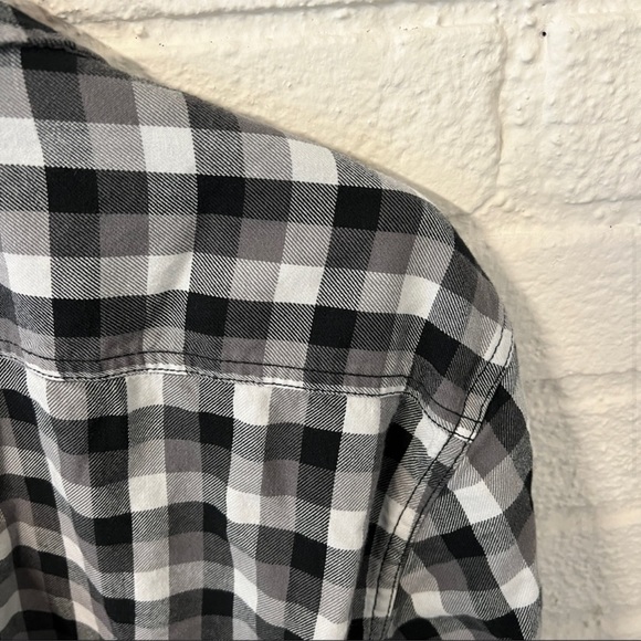 VANS | Plaid Shirt Button Up Top - Picture 6 of 11
